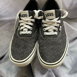 Vans Lace up Off the Wall. Grey. Size 8